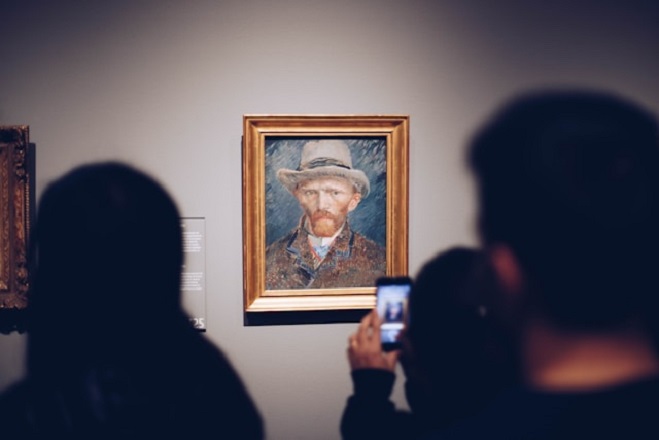 How to Destroy a Museum Visit in Under 5 Minutes